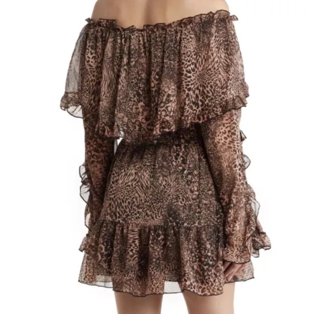 Women’s TOPSHOP SZ 4 off the shoulder flowy dress with sleeves cheetah print NWT